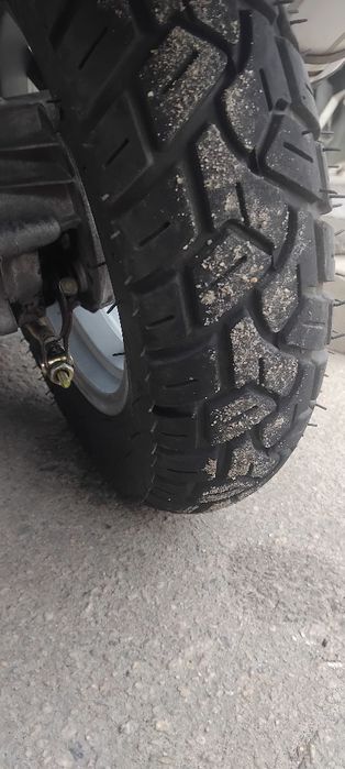 Продам скутер "Китаец 80кубов"едет очень бодро.с документами