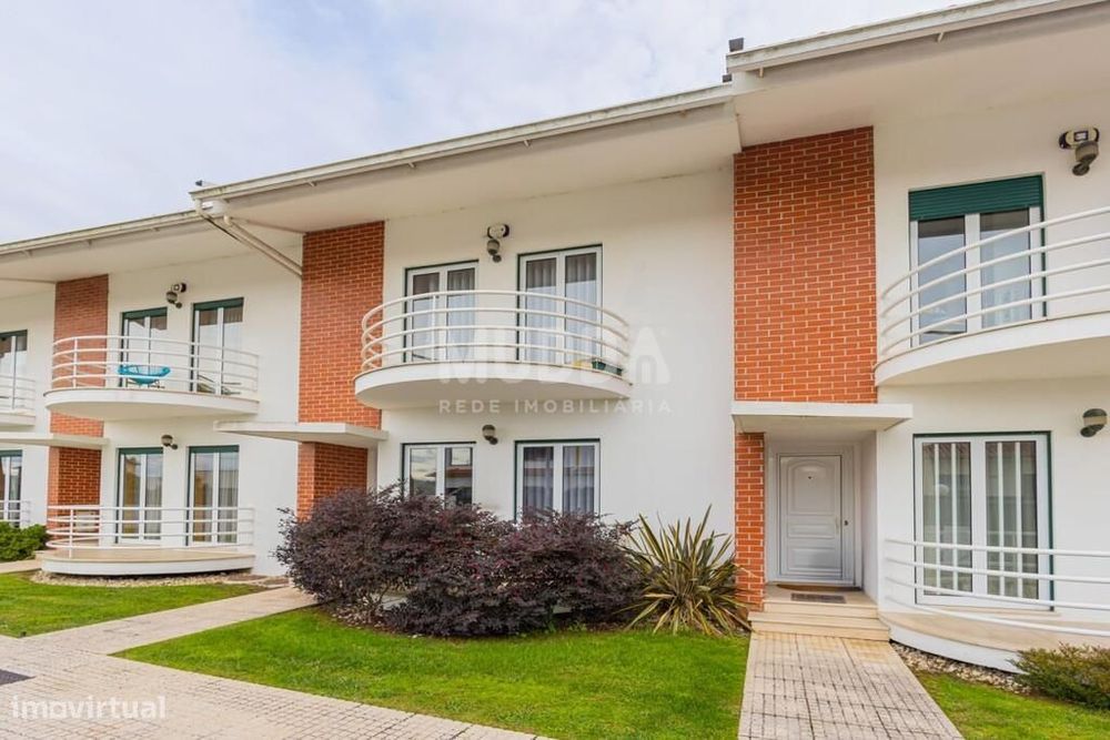Moradia T3 em condomínio fechado com piscina – Cacia, Aveiro