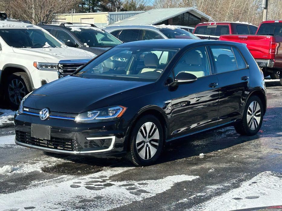 Volkswagen e-Golf      2018