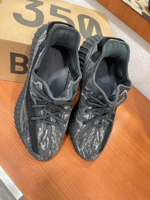 Adidas Yeezy Boost 350 V2 - Dark Salt