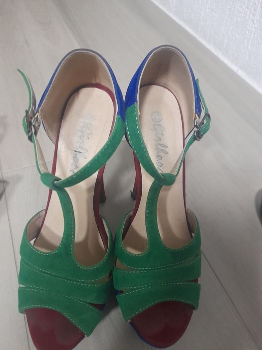 Sandálias  em muito bom estado