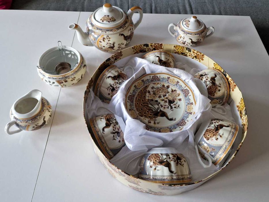 Piękny zestaw do herbaty lub kawy porcelanowy, 16 elementów