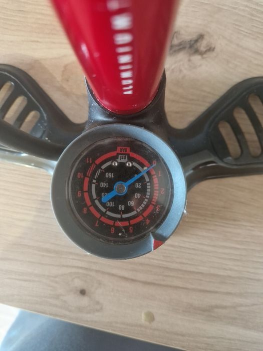 Pompka rowerowa Btwin 900