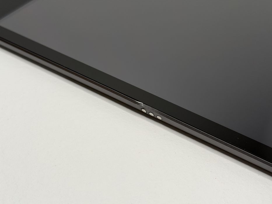 iPad 9. gen. (A2604) - 256GB - Cellular (LTE) - faktura VAT 23%
