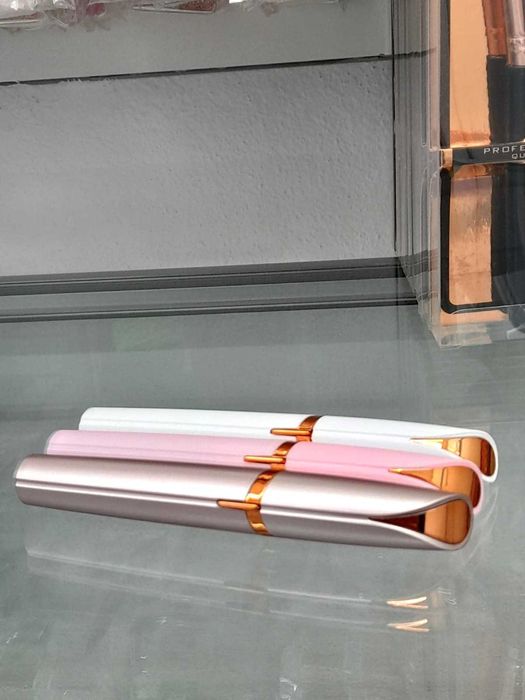 Aparador de Sobrancelhas Indolor