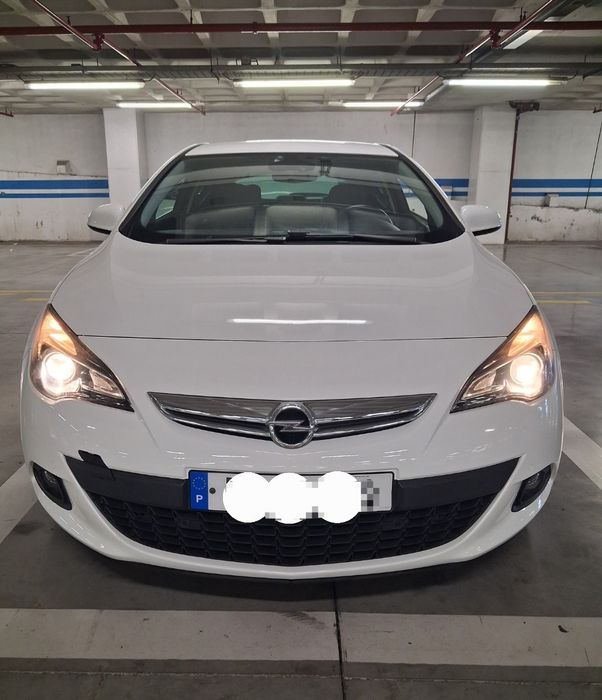 Opel Astra GTC — fotografia 9