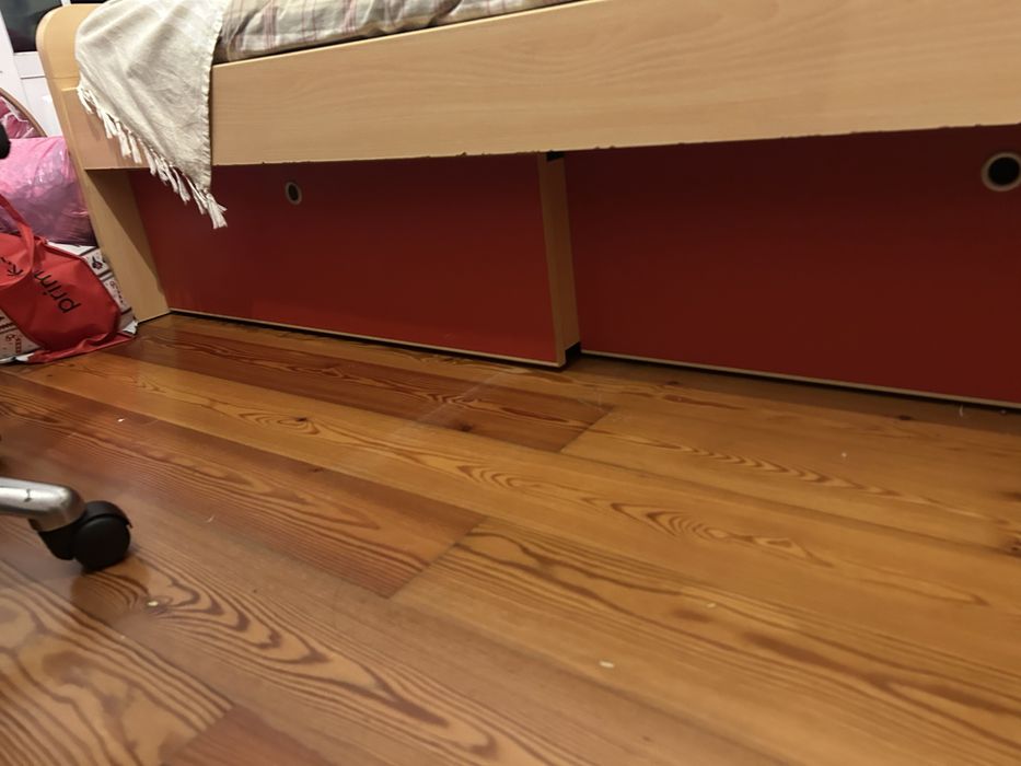 Cama de Solteiro com 2 gavetões muito grandes