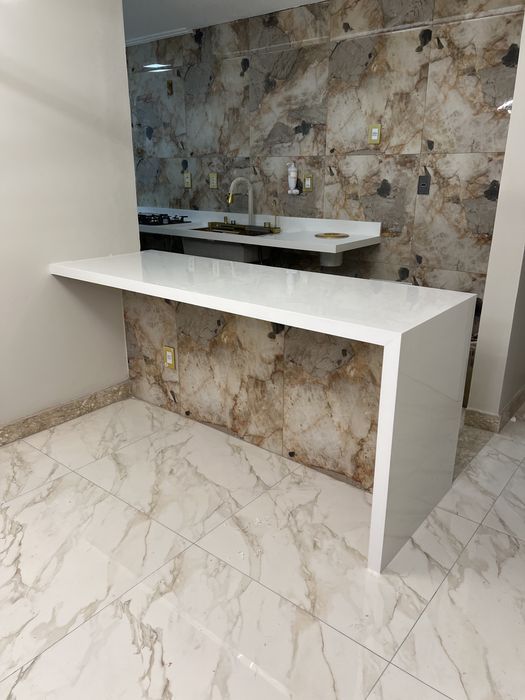 Ladrilhador no porto