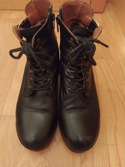 Bota preta meia estação