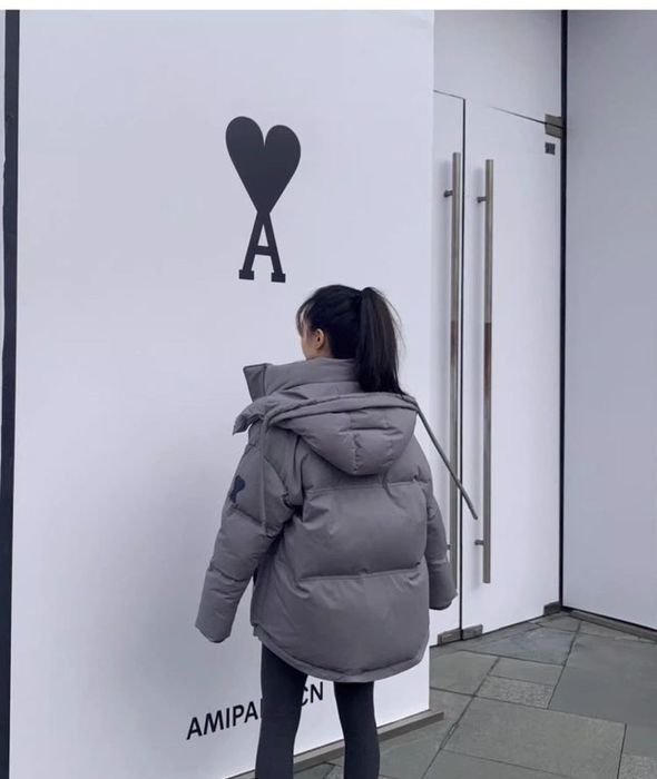 Продам новий пуховик  AMI, розмір L