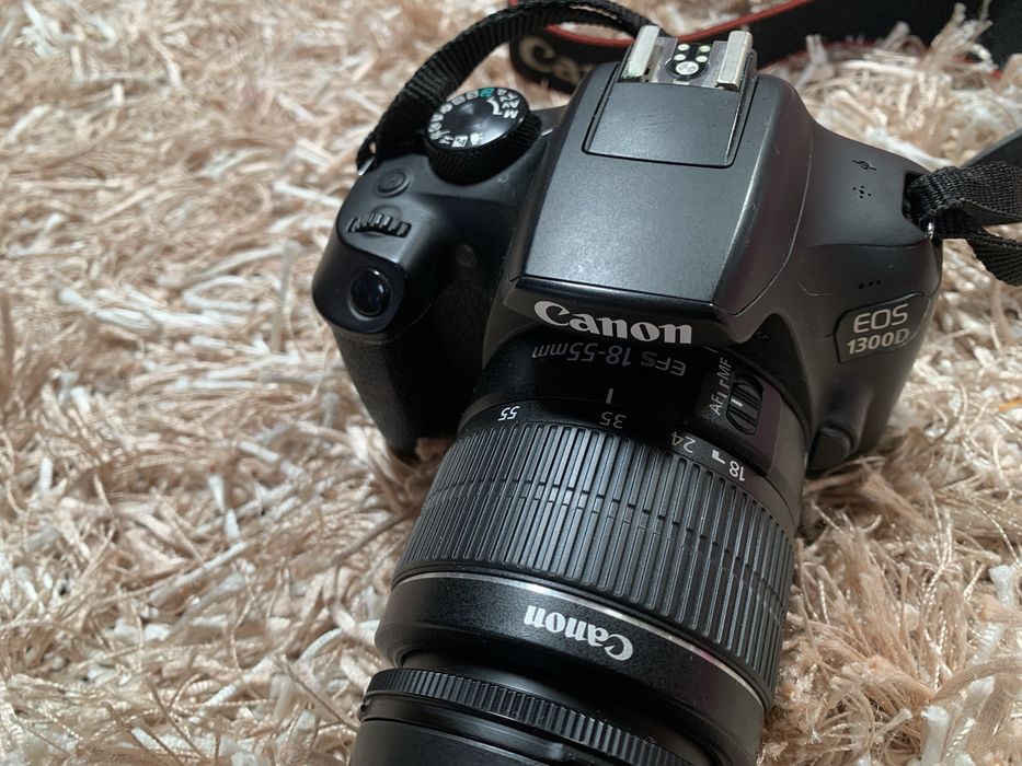 Máquina fotográfica Canon eos 1300D