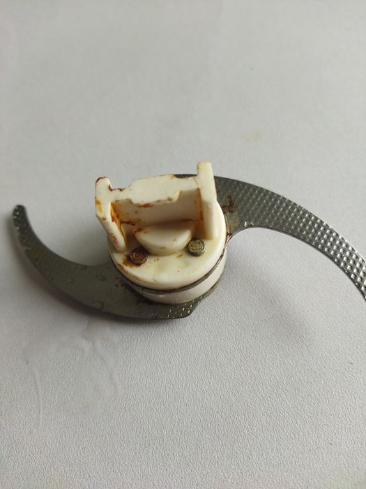 Ніж до кухонного комбайна в ідеальному стані