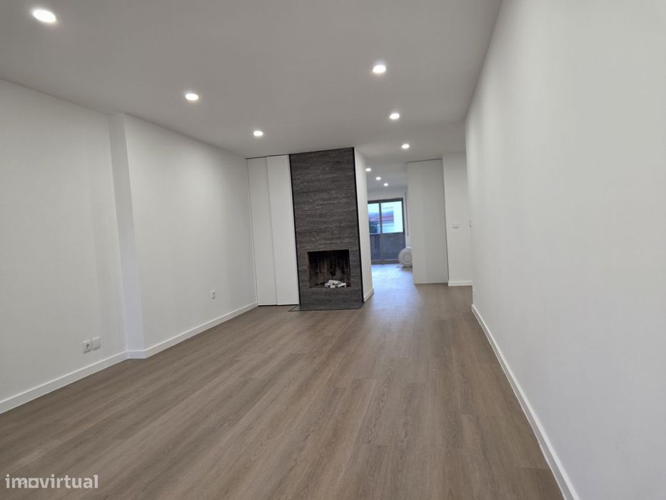 T3 totalmente remodelado | 126 m² | Garagem fechada | Pronto a habitar