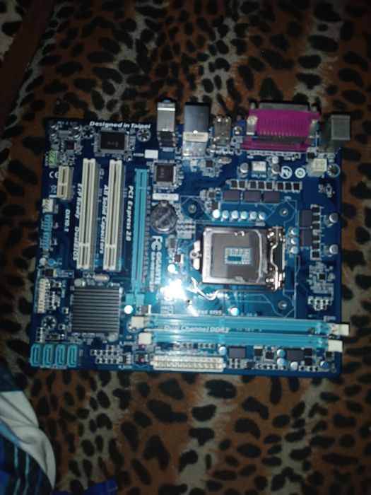 Материнская плата Gigabyte 1155 сокет