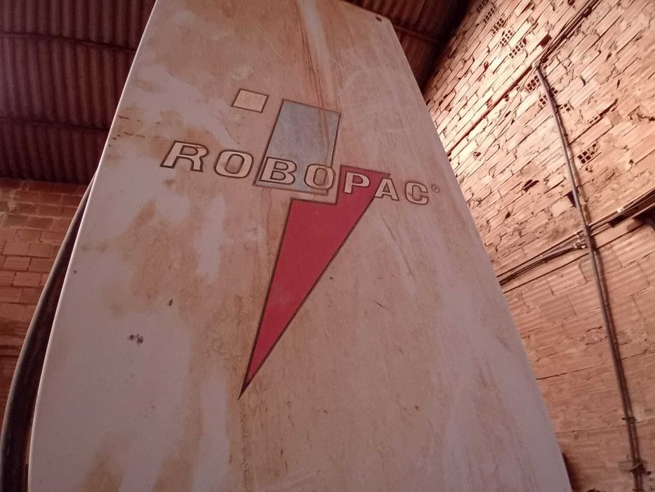 Envolvedora semiautomática com mesa rotativa ROTOPLAT