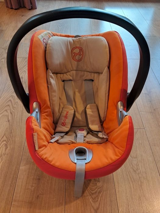 Fotelik samochodowy Cybex z bazą