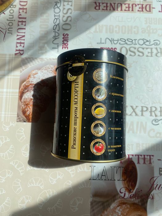 Банка жестяная , для печенья и конфет