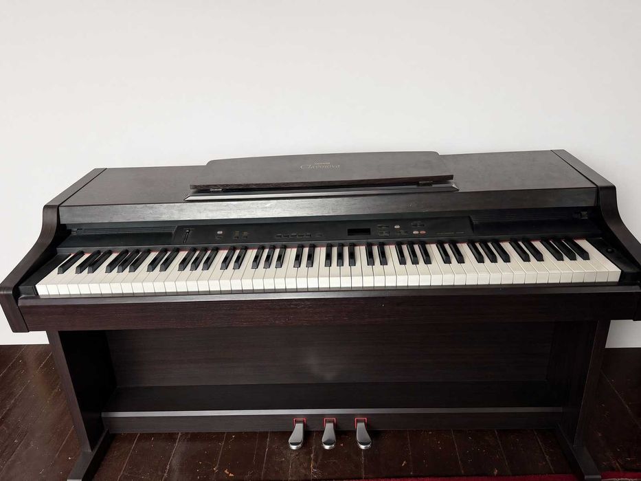 Yamaha Clavinova CLP-820