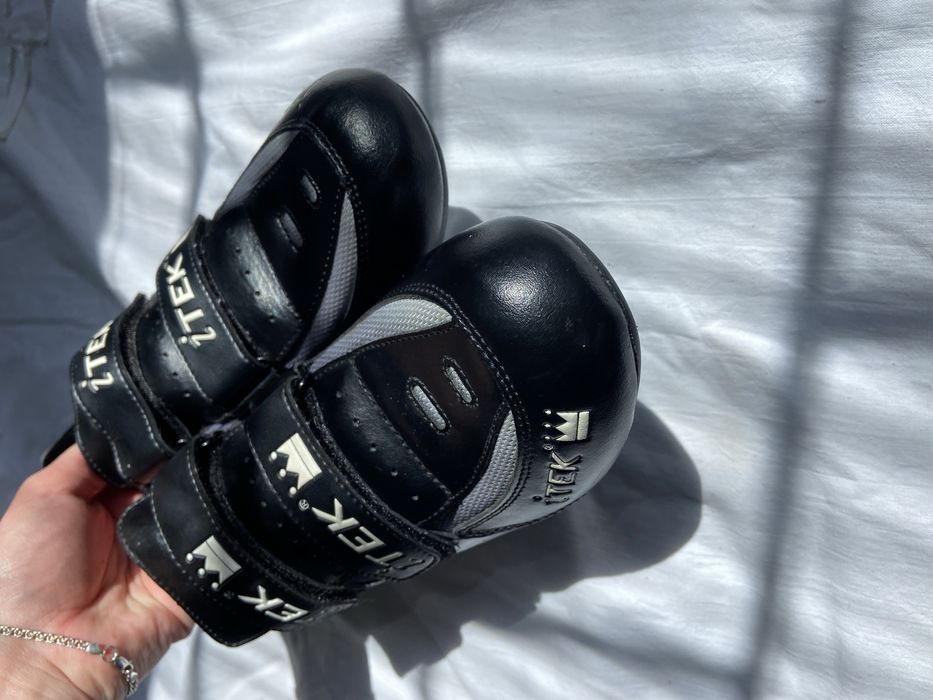 Веловзуття, велокросівки, велотуфлі Itek