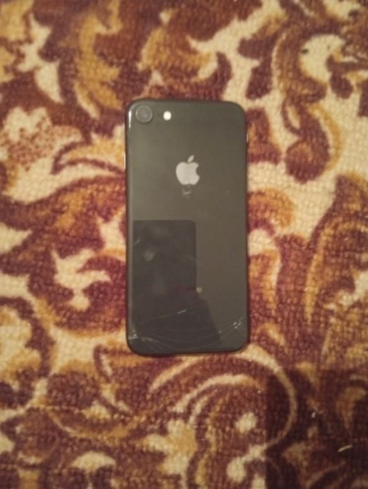 телефо iPhone 8 без айквауда 64 гб не видит sim-карту в идеальном