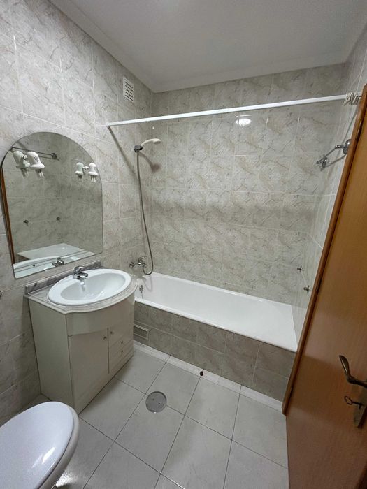 Apartamento T2 com Suite | 104 m² | Garagem | Grijó (Seixezelo)