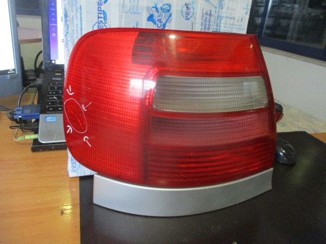 Farolim esquerdo AUDI A4 (8D2, B5)