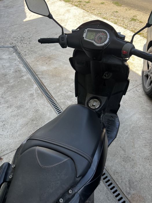 DESPACHAR: 2 scooters Benelli 49x (1 a andar + outra para peças)