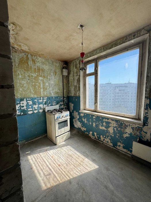 Продам велику 2-кімнатну квартиру під ремонт вул. Салтівське шосе 240а