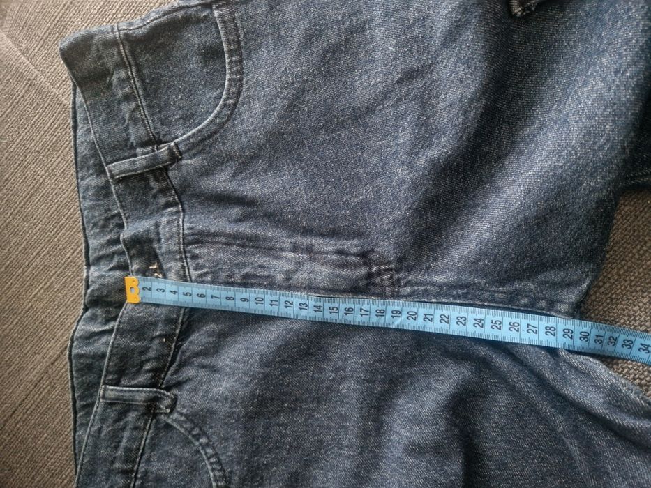 Джинси широкі на дівчинку підлітка