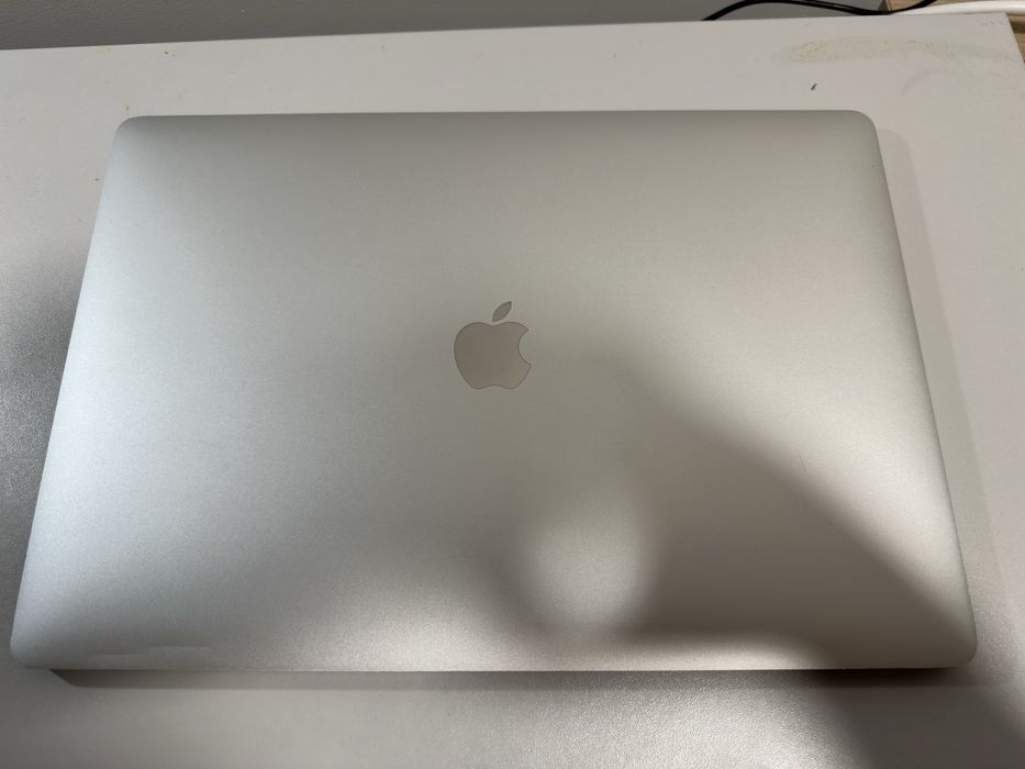 MacBook Pro 15 2016 A1707  i7 | 16GB RAM | 512GB  | Radeon Pro 460 4GB