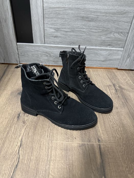 Женские демисезонные ботинки