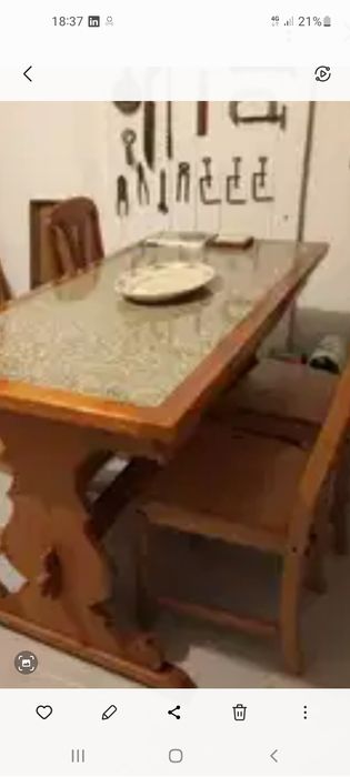 Mesa madeira com pedra tradicional e 4 cadeiras