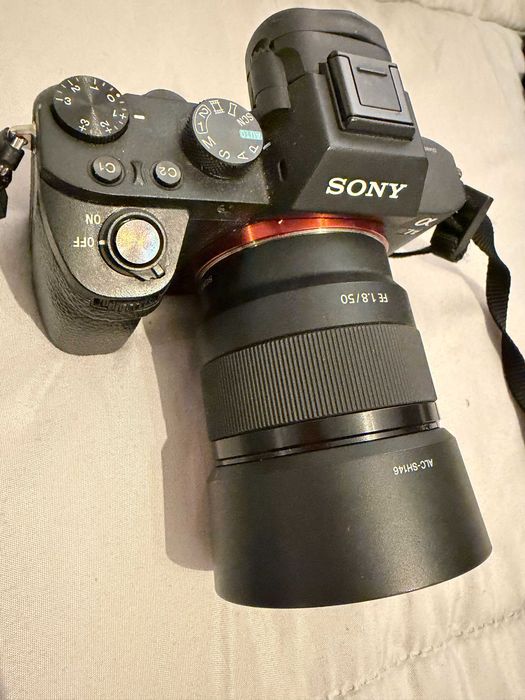 Sony A7 II Full Frame Camera Bundle + FE 28–70mm OSS + FE 50mm f/1.8
