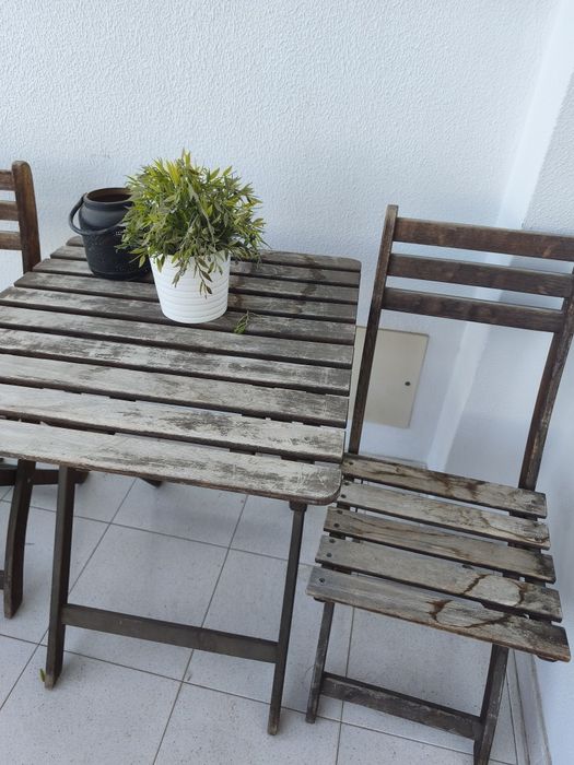 Mesa e 2 cadeiras madeira