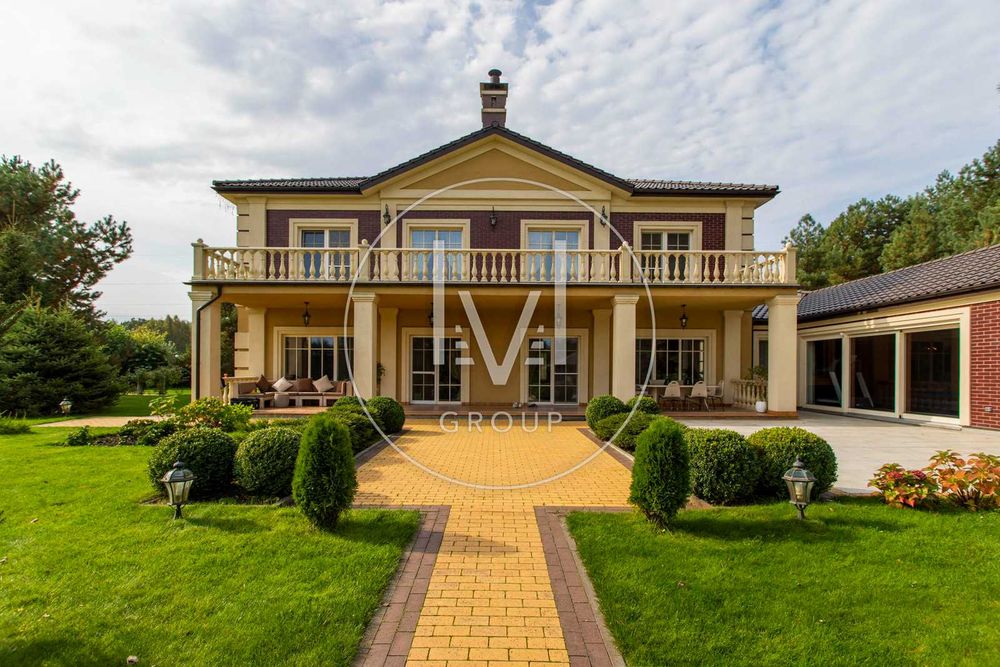 Будинок S=380 м² 4 спальні басейн берег