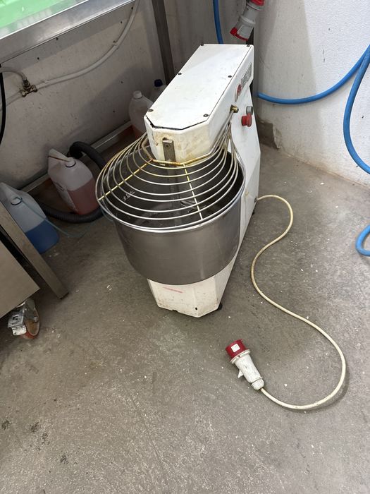 Amassadeira trifasica trabalho muito