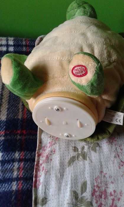 Peluche Tartaruga - Anda e faz Música