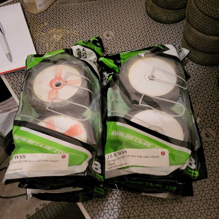 Vendo pneus RC várias marcas (PROLINE, AKA, Kyosho, Mugen, Associated)