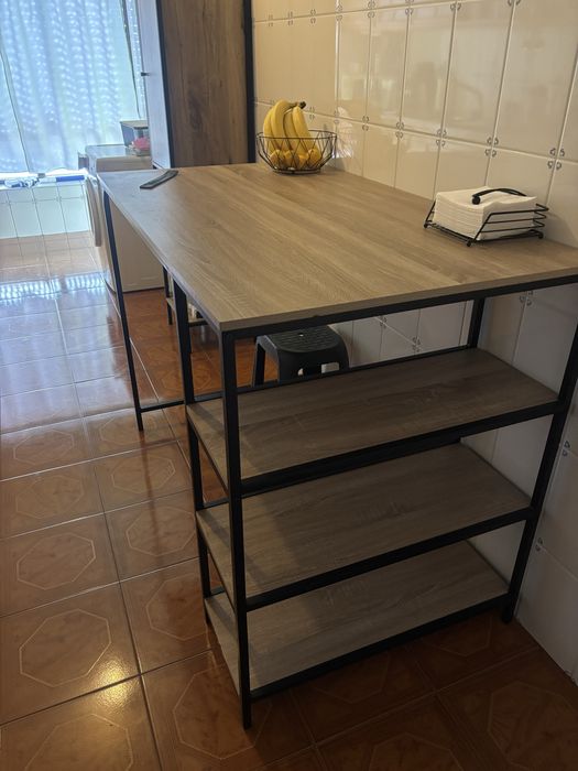 Conjunto ilha ( mesa/bar) e arnario
