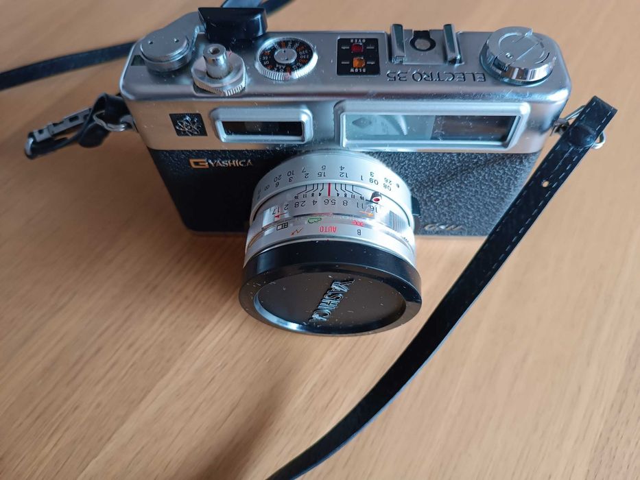 Máquina fotográfica YASHICA electro 35 GSN