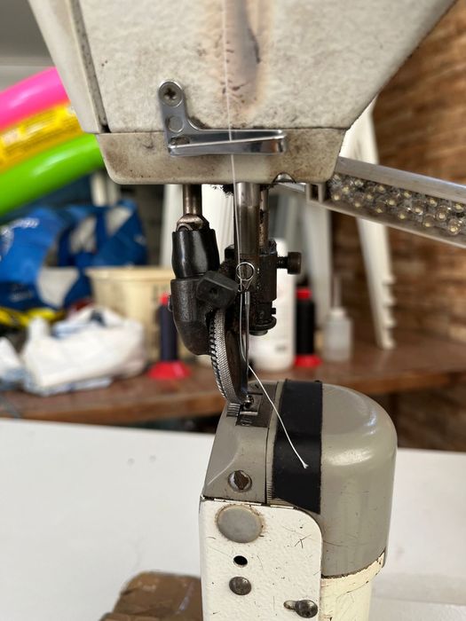 Maquina de 1 agulha Adler