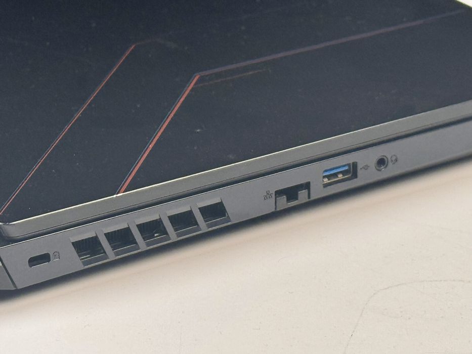 Laptop Acer Nitro 5 R5-6600H/16GB/512GB+1TB/RTX 3050/144Hz