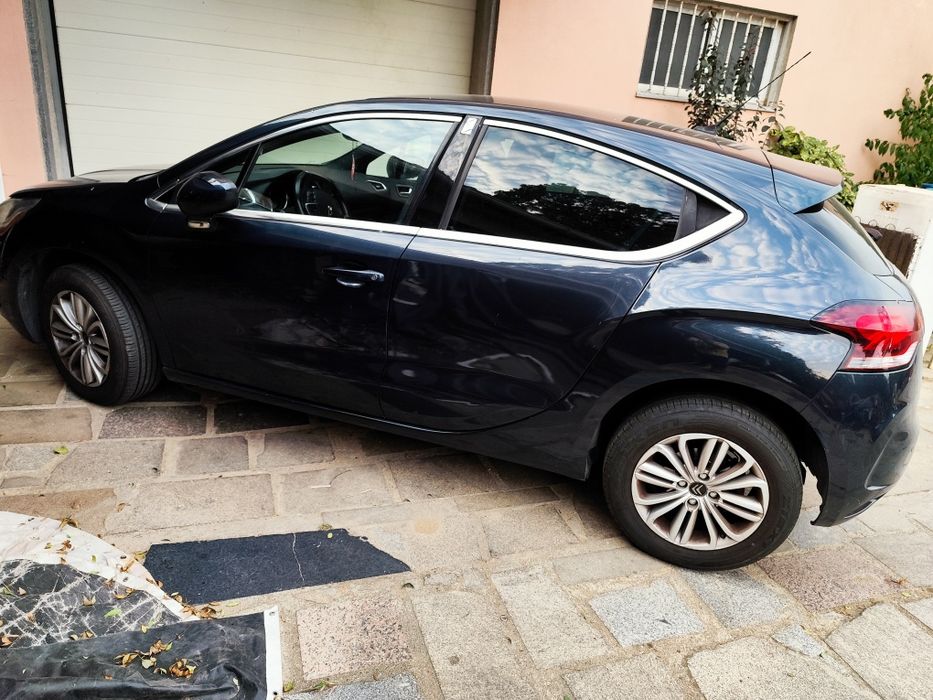 Vendo DS 4 semi-novo