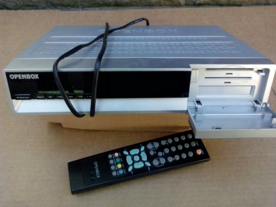 Спутниковый тюнер "Оpenbox х-800"