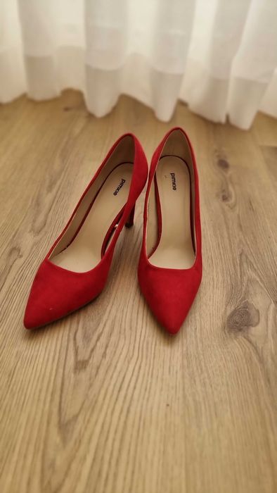 Sapatos em Camurça Vermelho