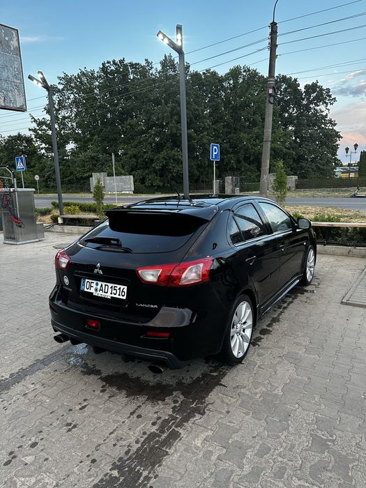 Mitsubishi Lancer хетчбек