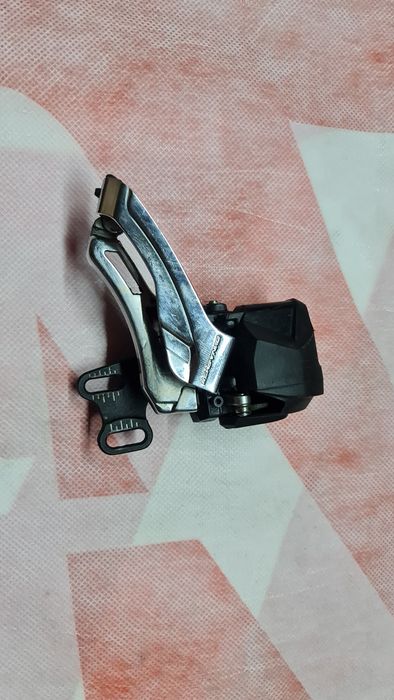 Przednia przerzutka Shimano Deore XT Di2 Dyna-Sys 11