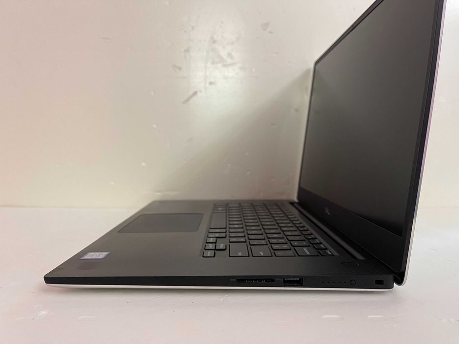 Игровой DELL XPS 15  7590 /Core i7 9750H x 12" ЯДЕР /16 RAM /SSD 1000 ГБ/ GTX 1650 (4 ГБ)