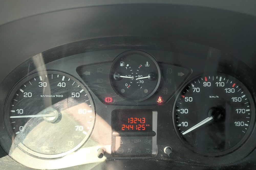 Peugeot Partner 1.6 HDi  Comercial 3Lugares 100cv