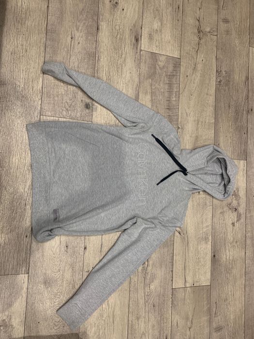 Продам кофту Calvin Klein